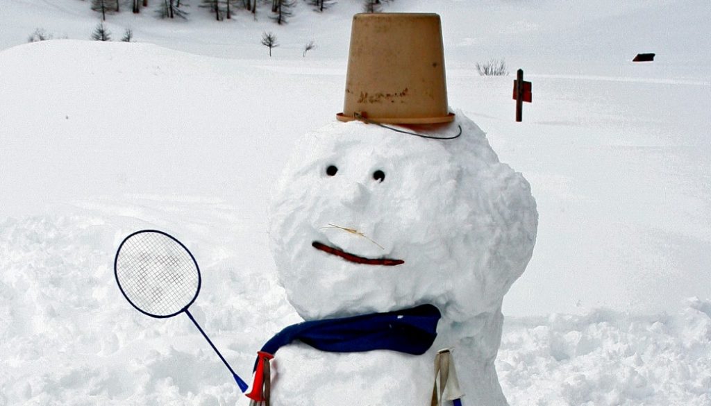 skiing snowman